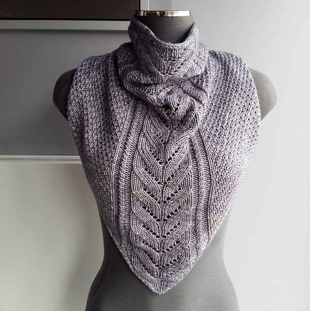 Bandana cowl knitting pattern SKOLI by Lilofil