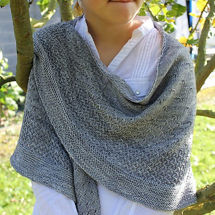 Shawl knitting pattern - SYRMA by Lilofil