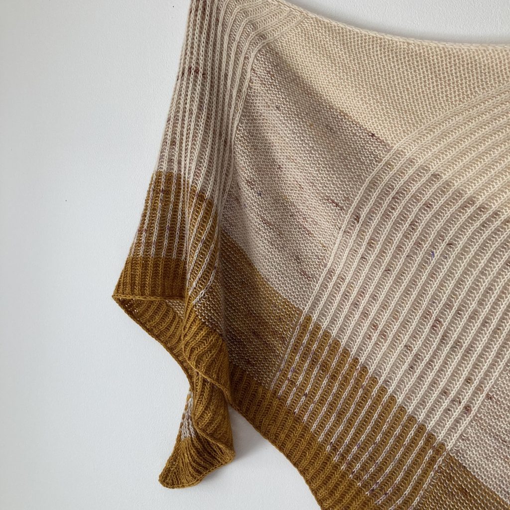 Modèle tricot châle Pehema