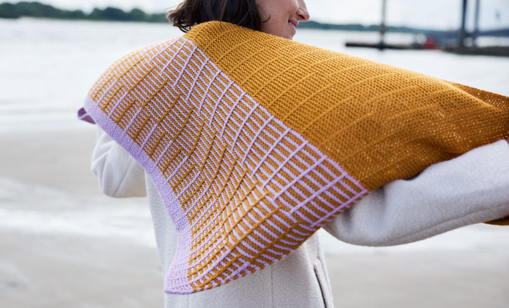 modèle de tricot- châle Scent of flowers